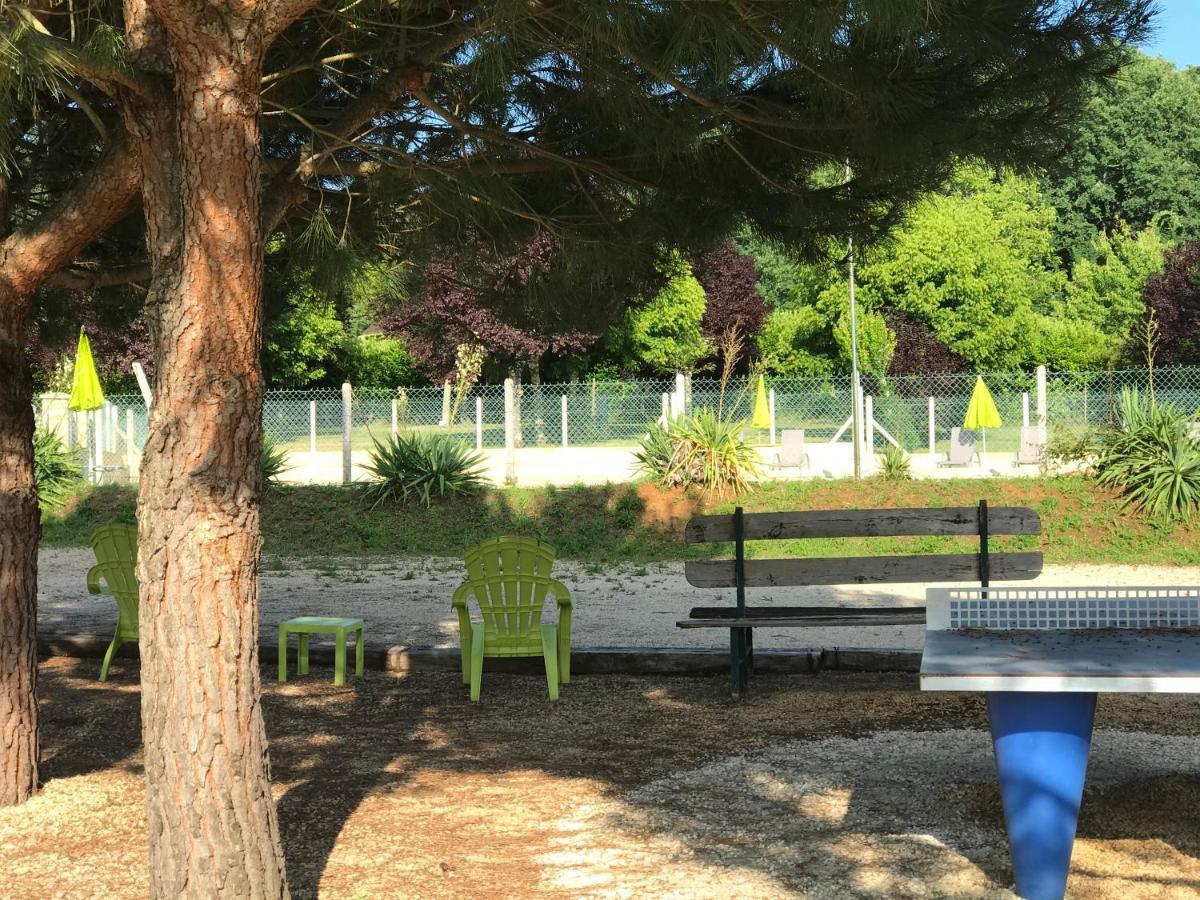 Camping Le Mondou Ξενοδοχείο Saint-Julien-de-Lampon Εξωτερικό φωτογραφία
